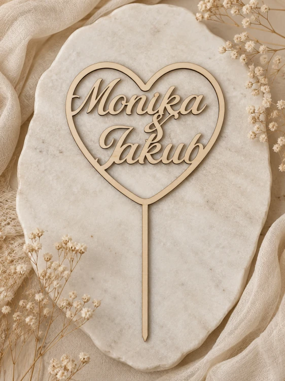 topper_serce_monika_jakub_sklejka_ekspozycja_FINAL_1536x2048.png
